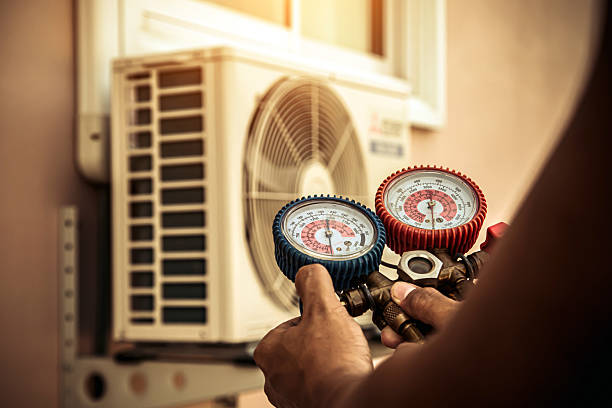 Professional Ac Installation technician working in Hermitage, PA